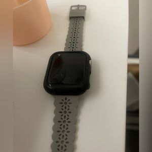 Silver Apple Watch 6SE GPS + Cellular